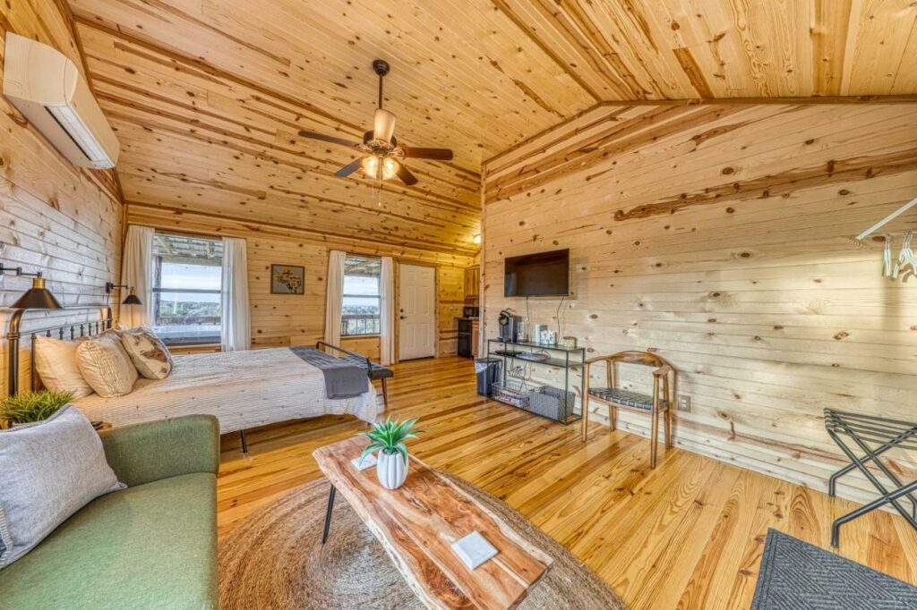 Mesquite Ridge Romantic Texas Cabin