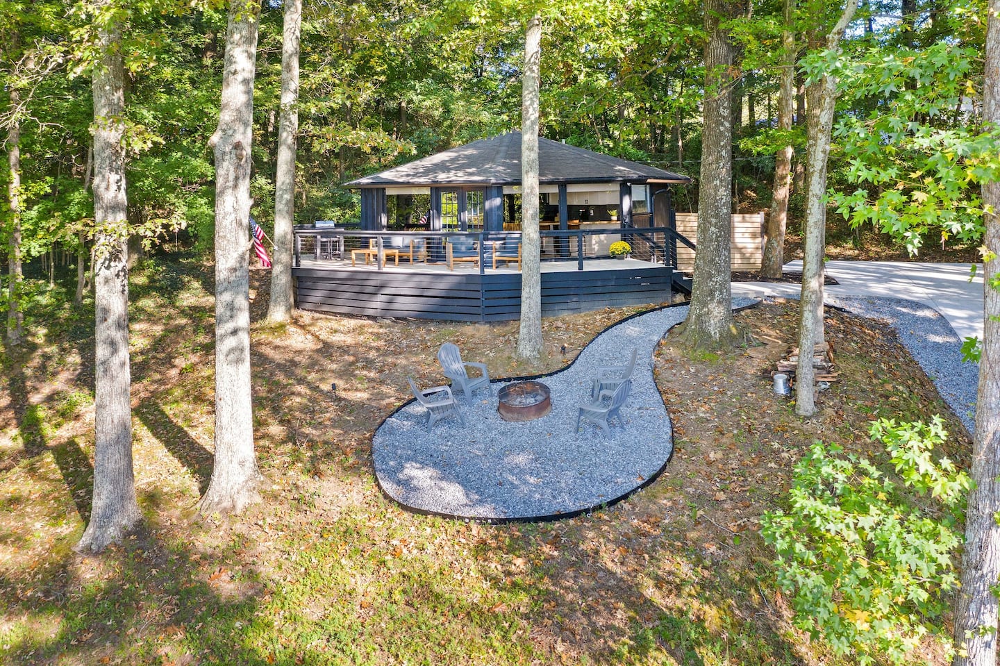 Modern Lake Barkley Treehouse Cabin in Kentucky