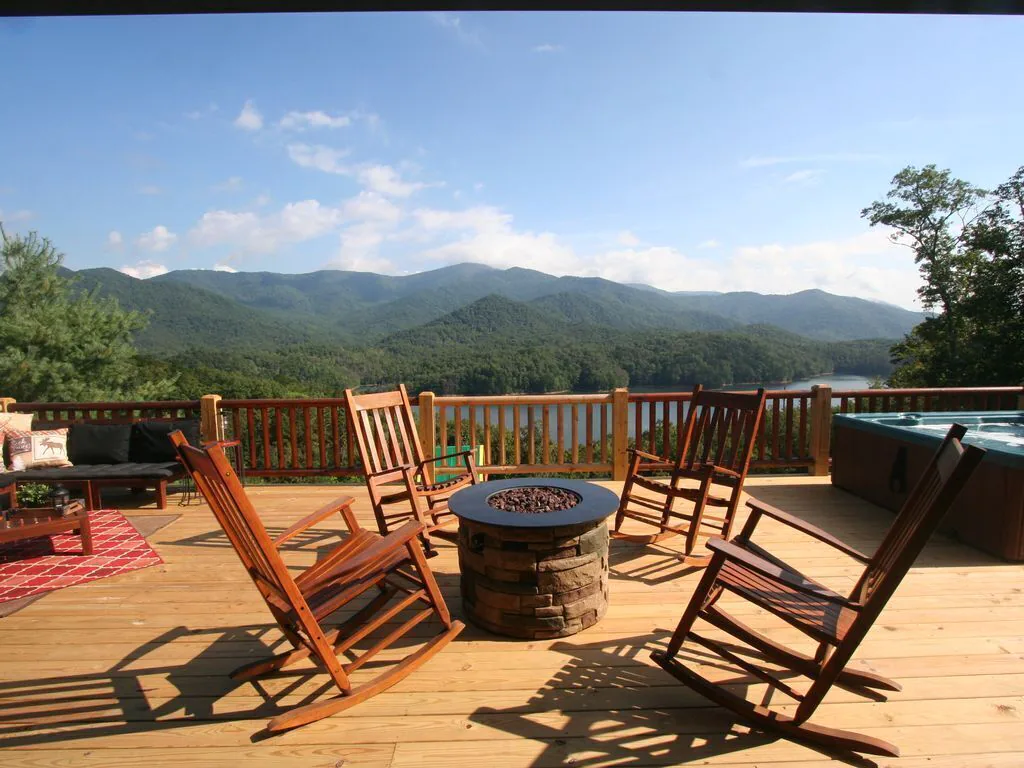 Seven Devil Cabin with Views, Deck, Hot Tub