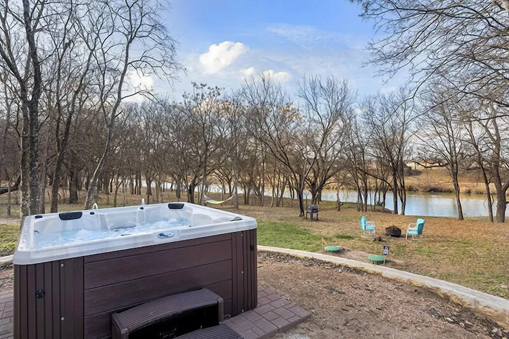 Texas Cabin for Rent Hot Tub