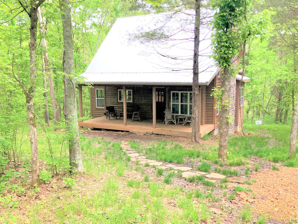 Unique Hawk's Ridge Cabin St James MO