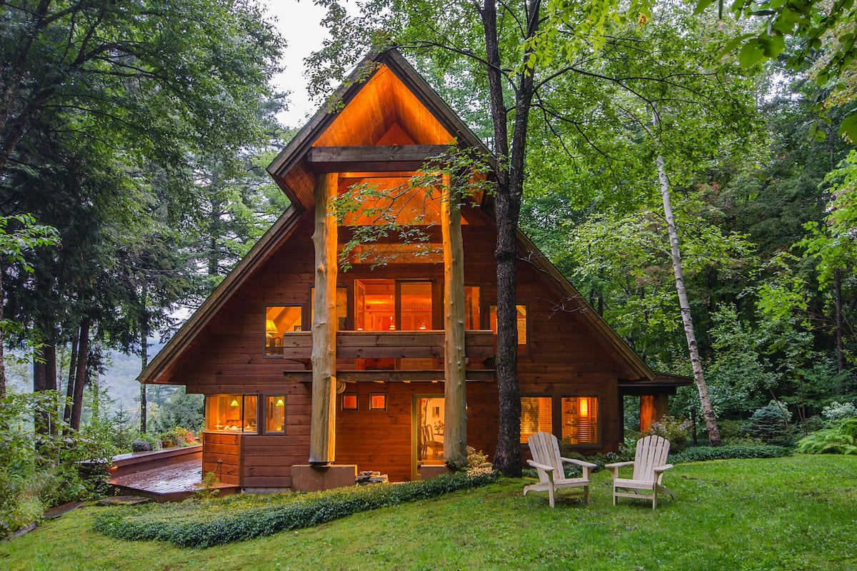 Beautiful and Unique Vermont Cabin with views