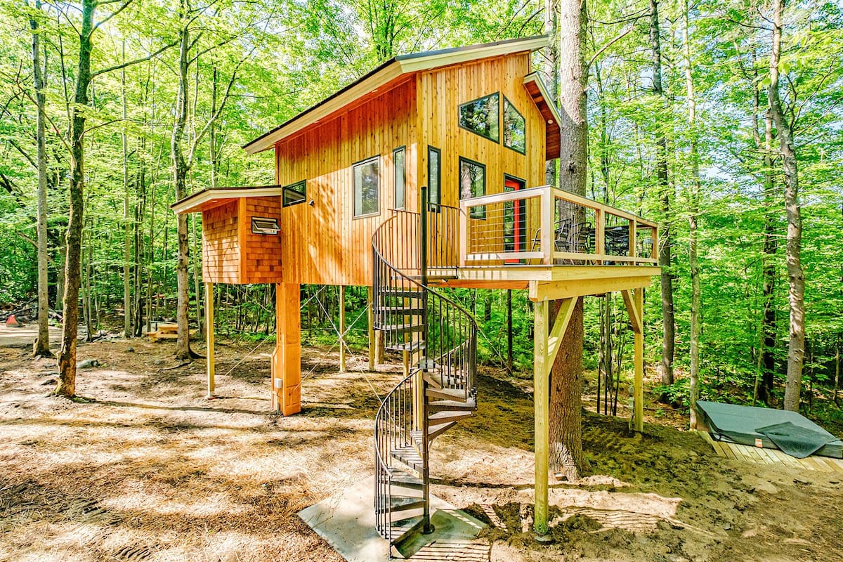 Canopy TreeHouse Cabin in Maine Airbnb