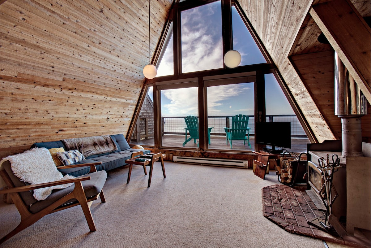 Cool A-Frame Cabin Rental in Oregon