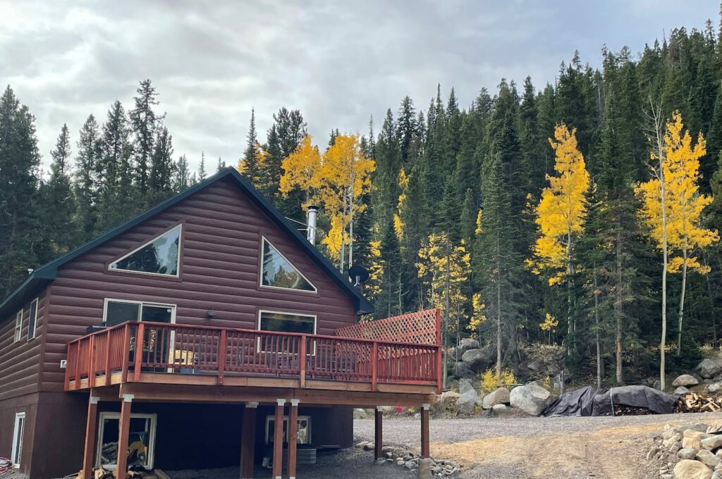 Cozy Bear Den Secluded Cabin in Colorado