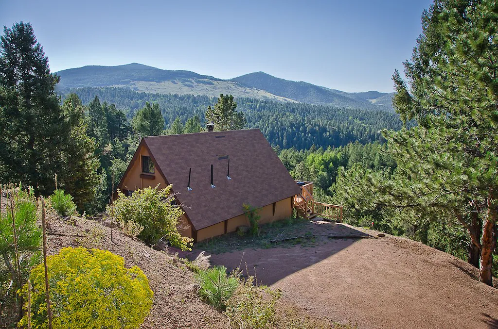 Cripple Creek Cottage with Stunning Views - Secluded Cabins in Colorado