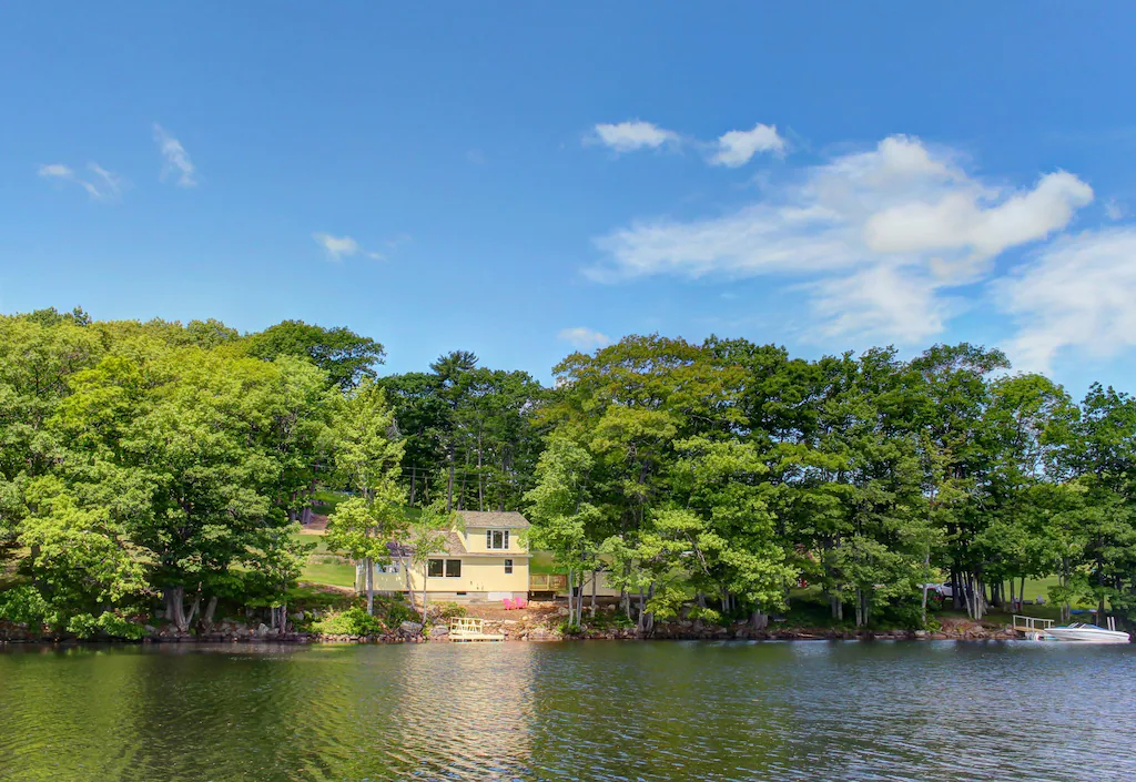 Damariscotta Lakefront Cabin Getaway