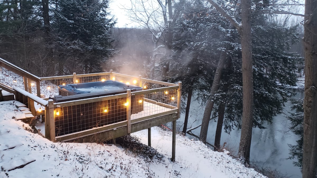 Fire and Water Luxury Cabin in Michigan