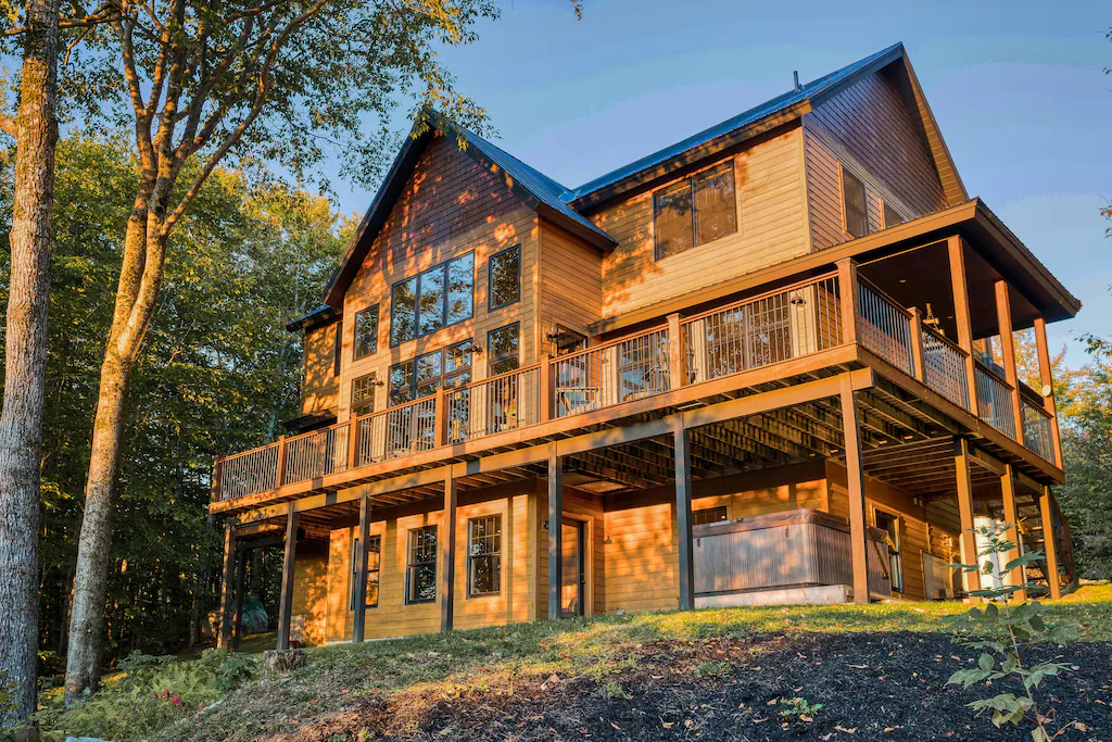 Luxury Cabin Vacation Rental in Maine