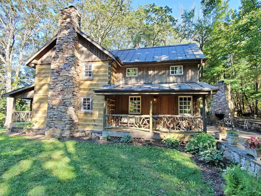 Overlook Cabin Atop the Blue Ridge Mountains