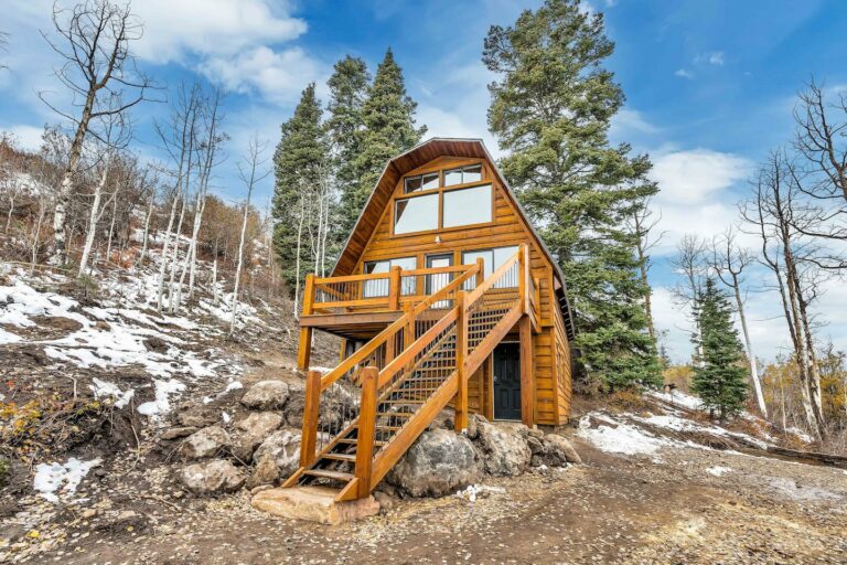 Top 15 Coolest Cabin Rentals in Utah To Rent in 2023 Cabin Trippers