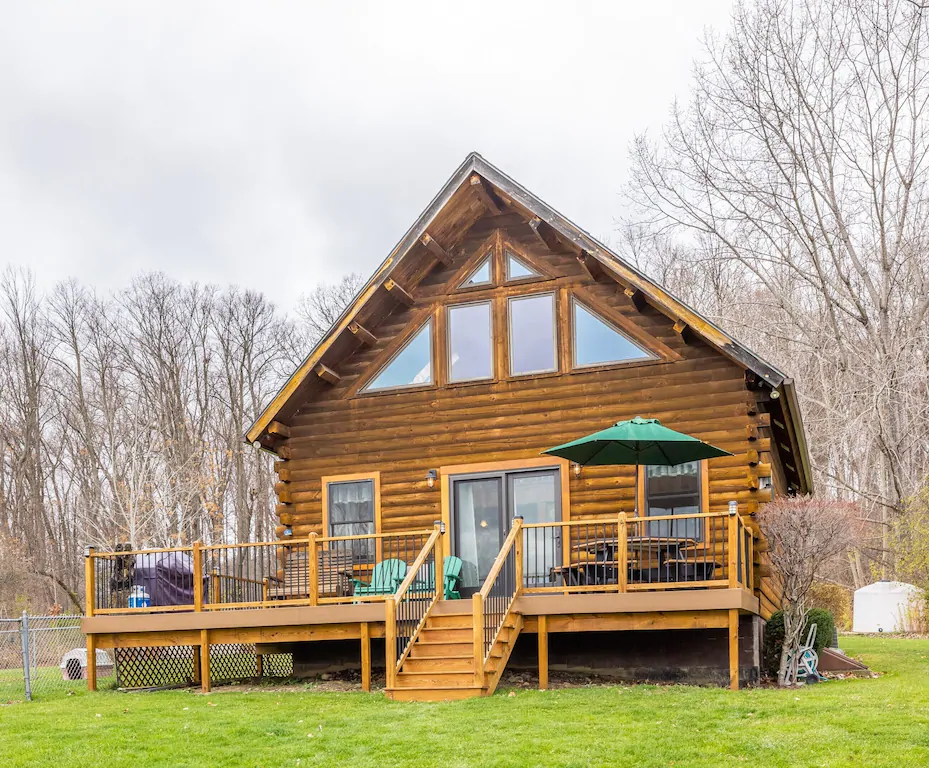 Secluded Log Cabin Overlooking Keuka LakeSecluded Log Cabin Overlooking Keuka Lake