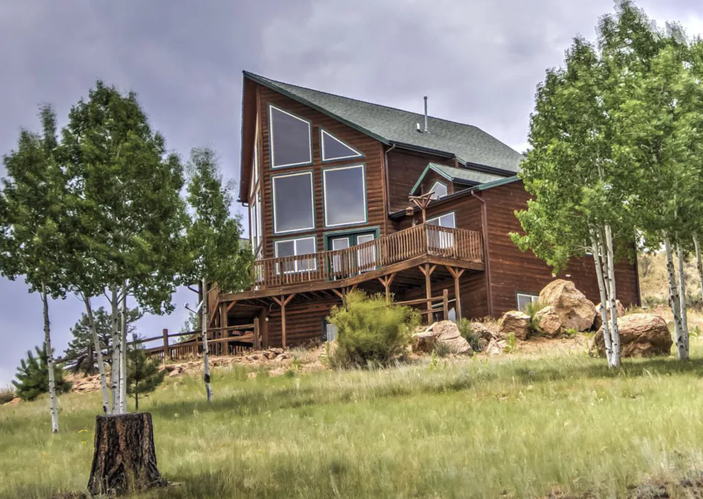 Secluded Private Cabin Home with Mountain Views & Hot Tub