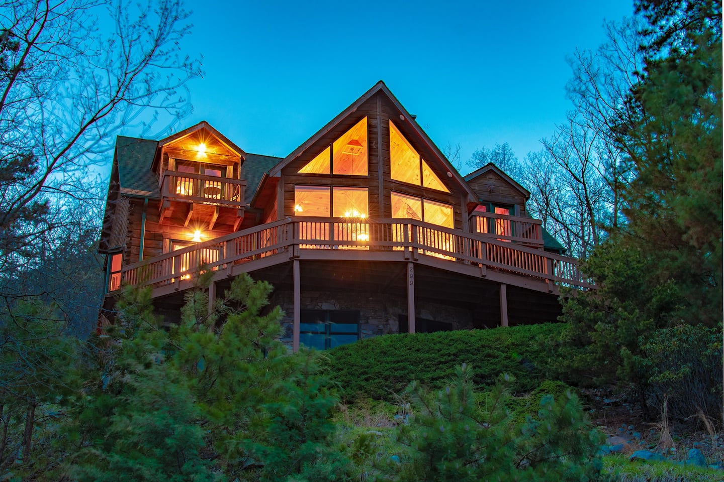 Shenandoah Peak Luxury Cabin Virginia Rental For large Groups