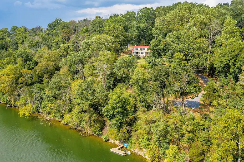 Spectacular cottage overlooking the Shenandoah River and Blue Ridge