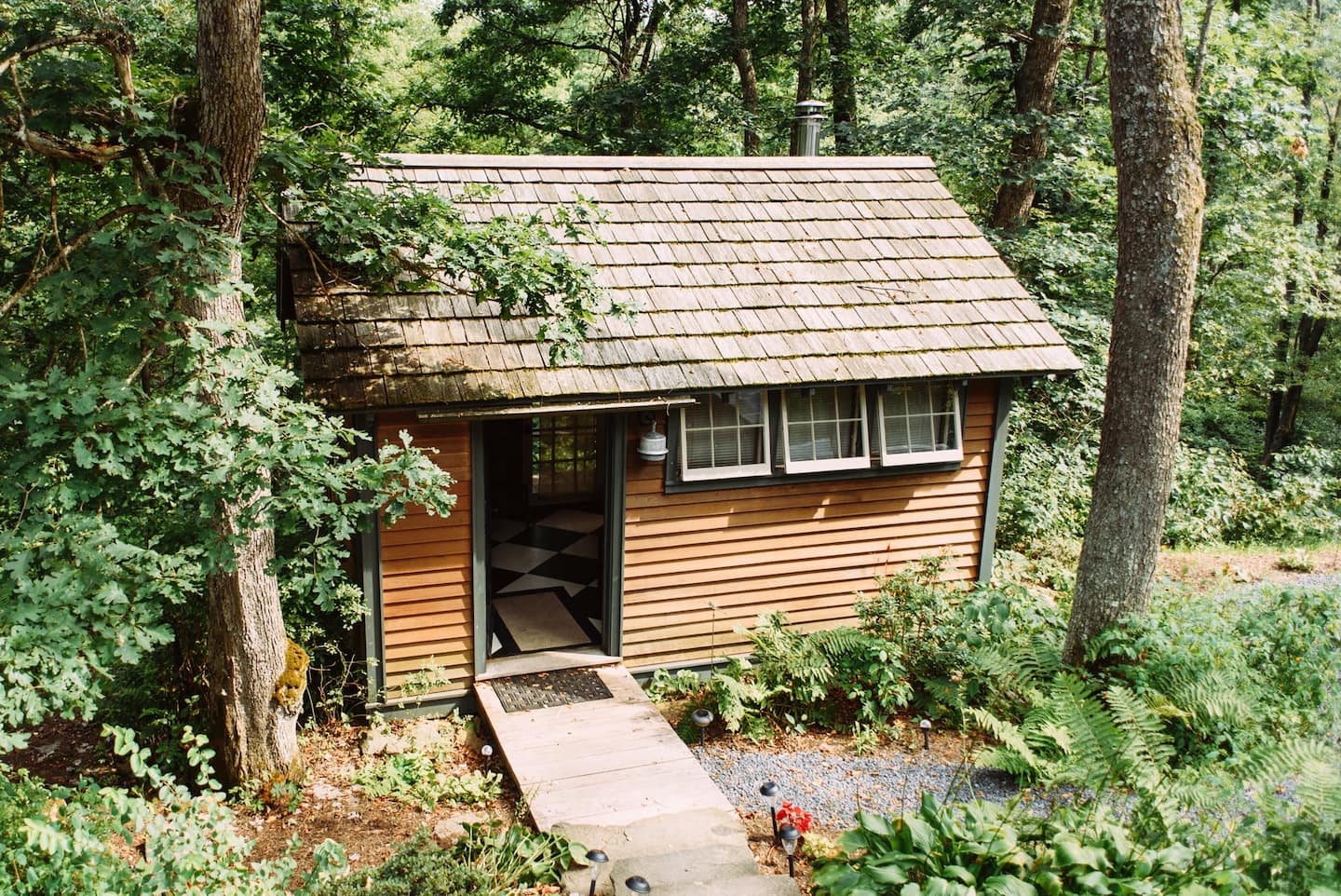 The Original Hob - Unique Cabin Rental in Maryland