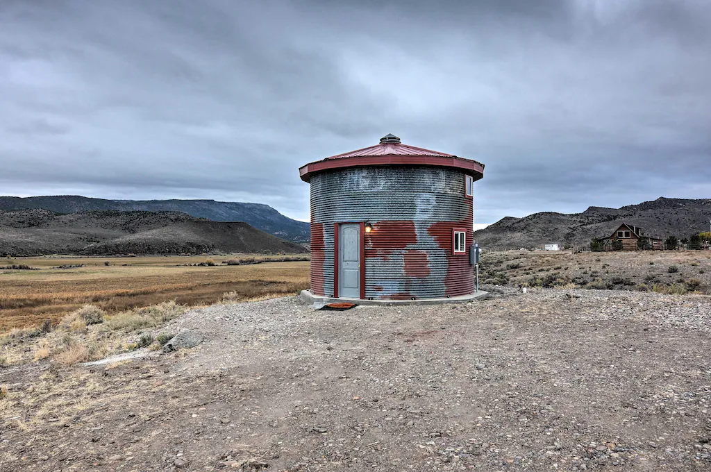 Unique Tin Cabin Rental in Utah