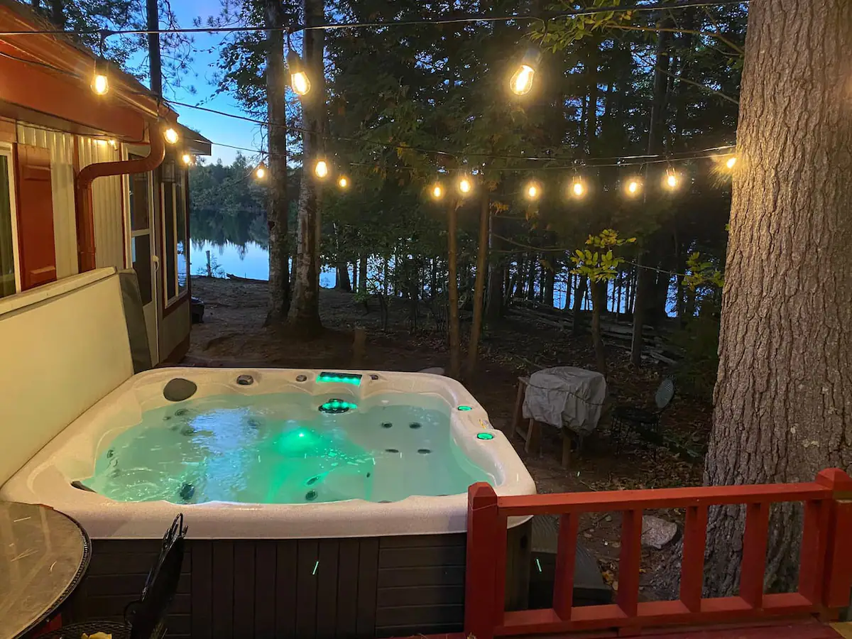 Adorable Lakefront Cabin with Hot Tub