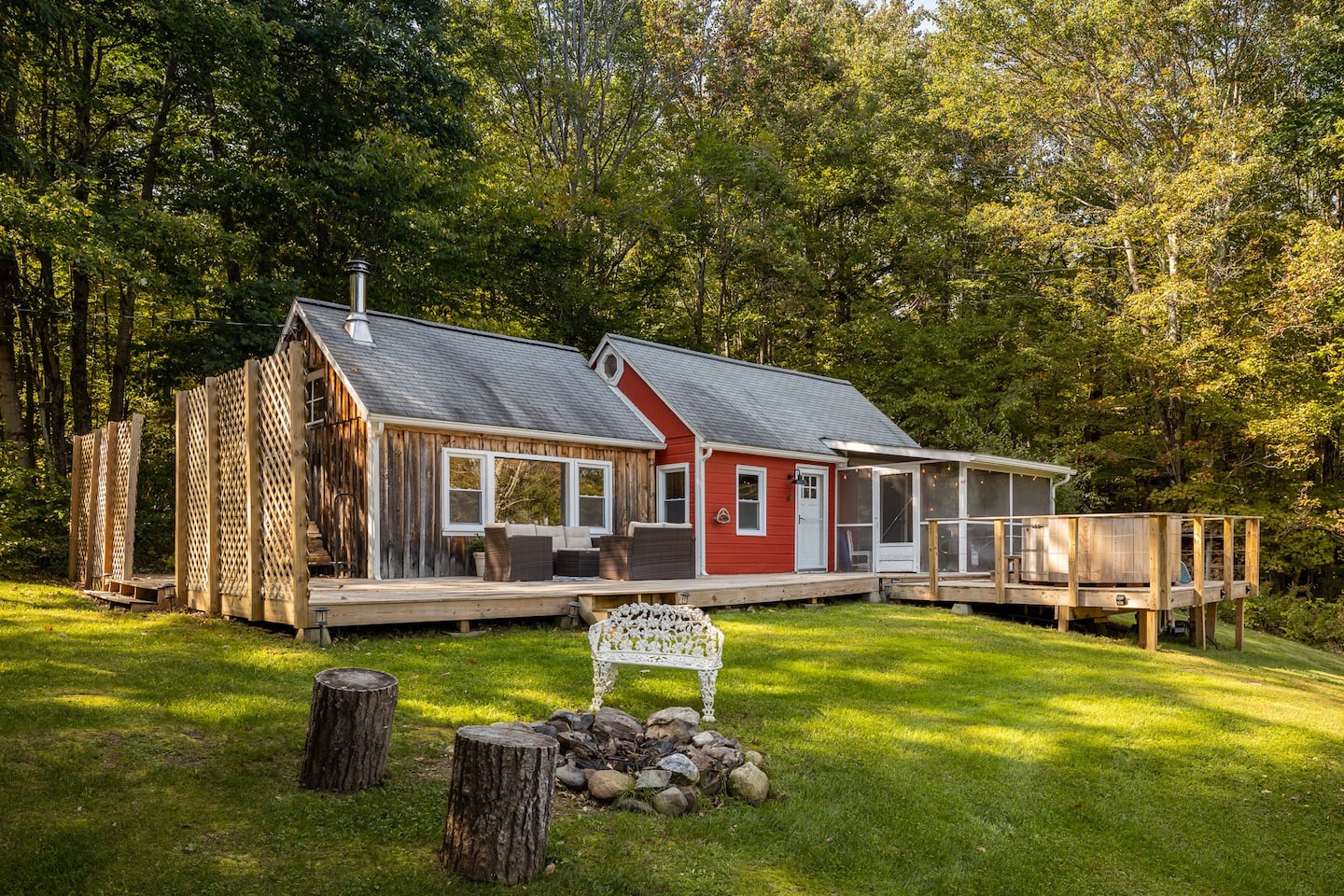 Cabin in the woods w cedar Hot Tub + private pondCabin in the woods w cedar Hot Tub + private pond