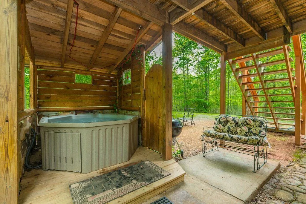 Creek Side Cottage | 1BR 1BA | Pet Friendly | Hot Tub | Cabin for Two