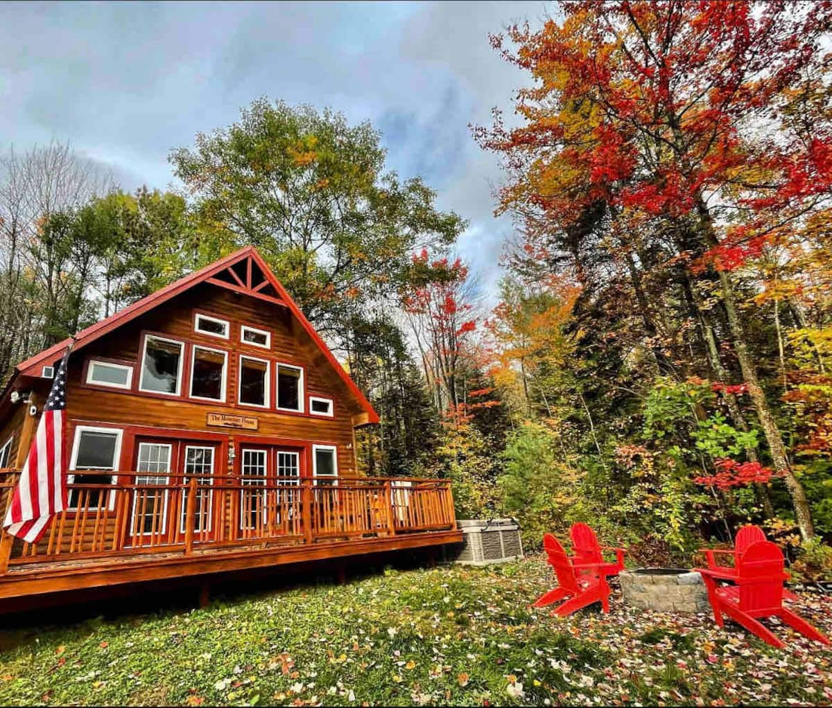 Greenwood Cozy Cabin with Hot TubGreenwood Cozy Cabin with Hot Tub