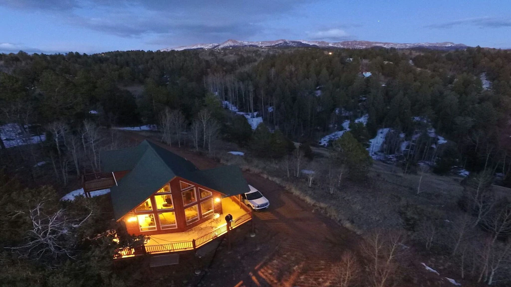 Mountain Dream Cabin with Hot Tub