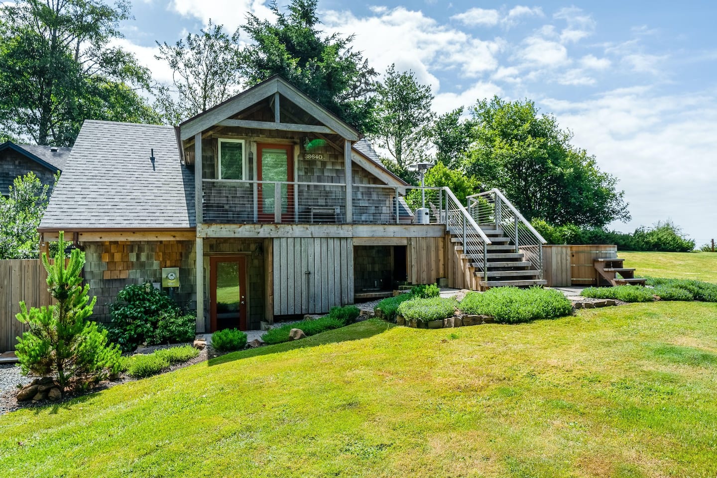 Oregon Coast Oceanfront Cabin With Hot Tub