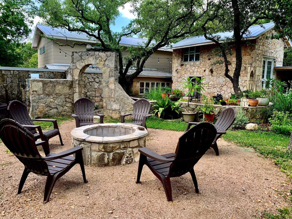 Robert Wood Art Cottage Cabin in Texas