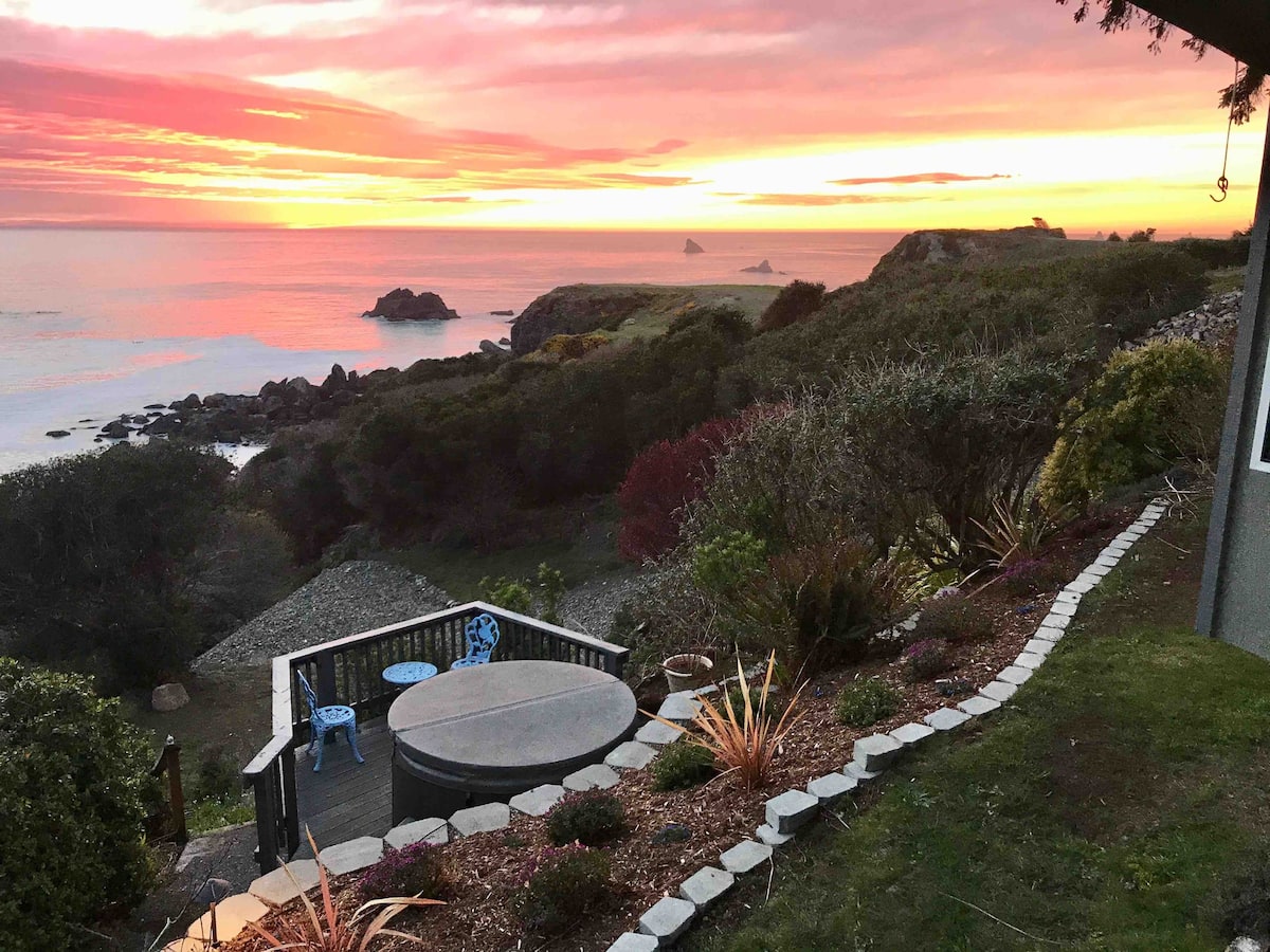 Romantic Cabin Oregon Coast Hot Tub