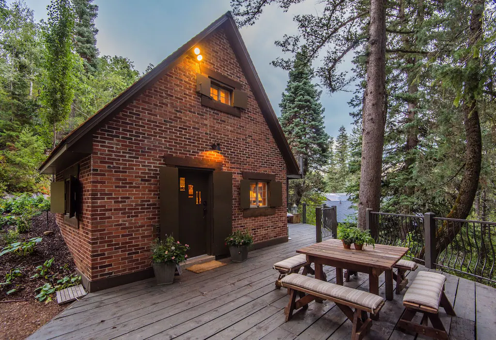 Romantic Cabin Rental Utah with Hot TUb