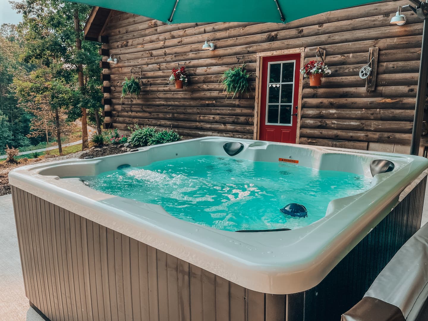 Romantic Cabin Rental in Ohio with Hot Tub