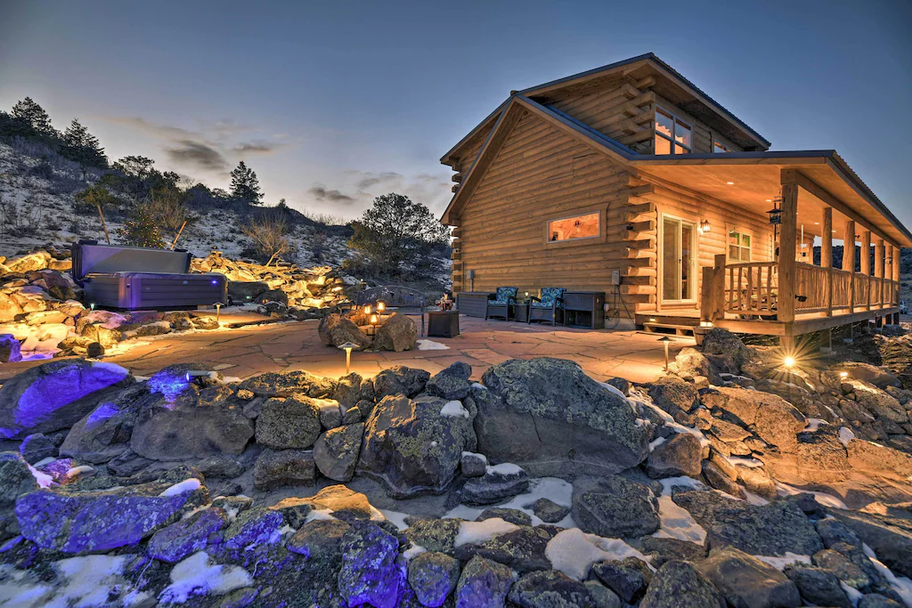 Romantic Colorado Cabin Getaway with Hot TUb