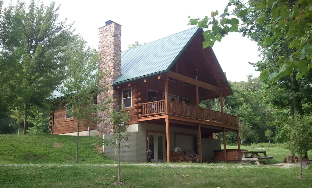 Secluded Deluxe Log Cabin Overlooking Beautiful Stock Pond