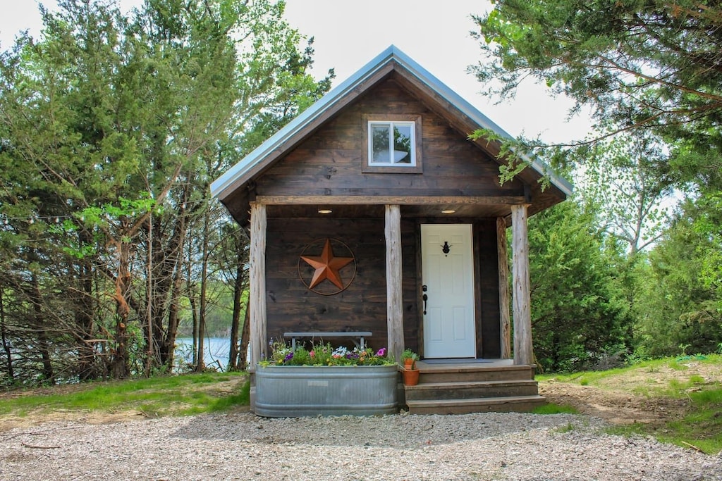 Small Rustic Secluded Cabins Texas