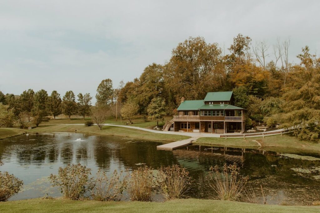 Romantic Getaways in Ohio With Hot Tubs | 12 Best Cabins - Cabin Trippers