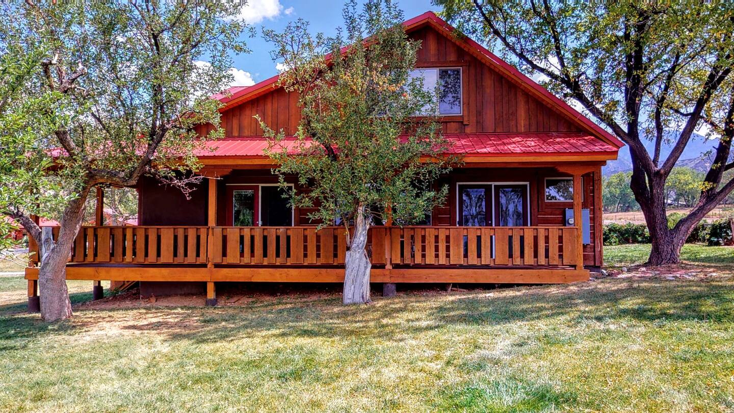 Unique Cabin Utah Hot Tub