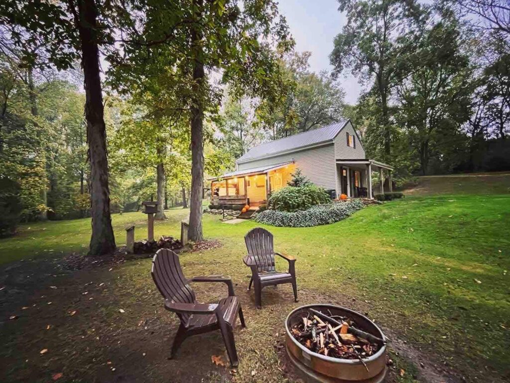 Hickory Creek Cottage, Romantic Getaway with Hot tub