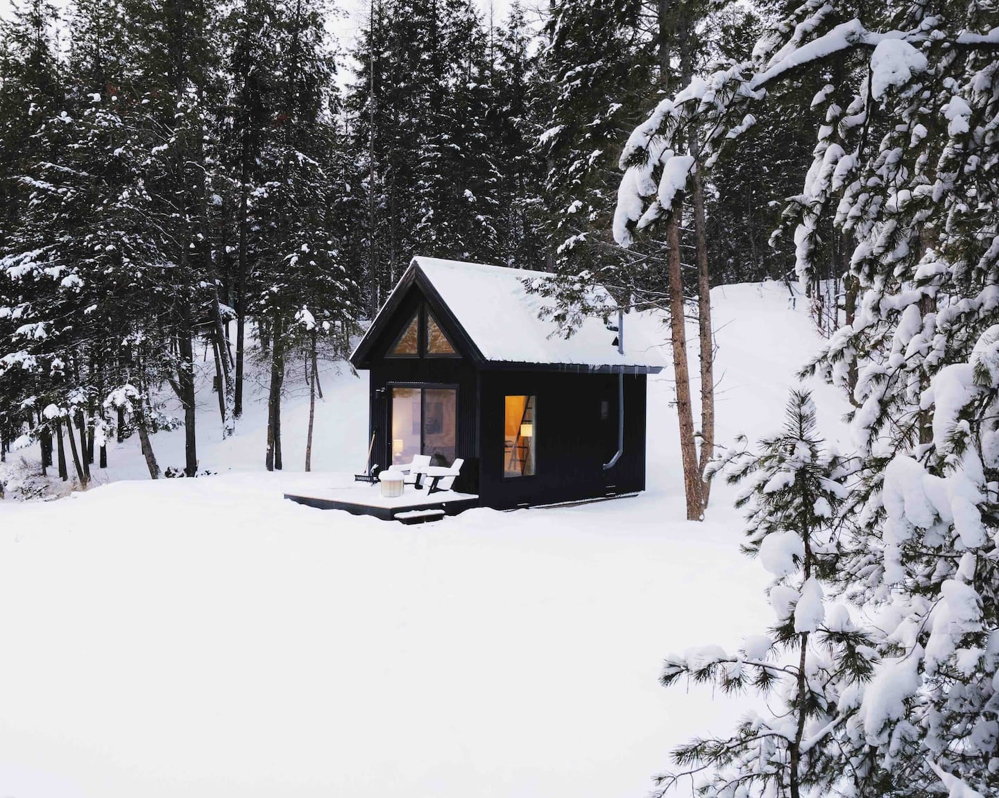 Lake Front Modern Cabin 