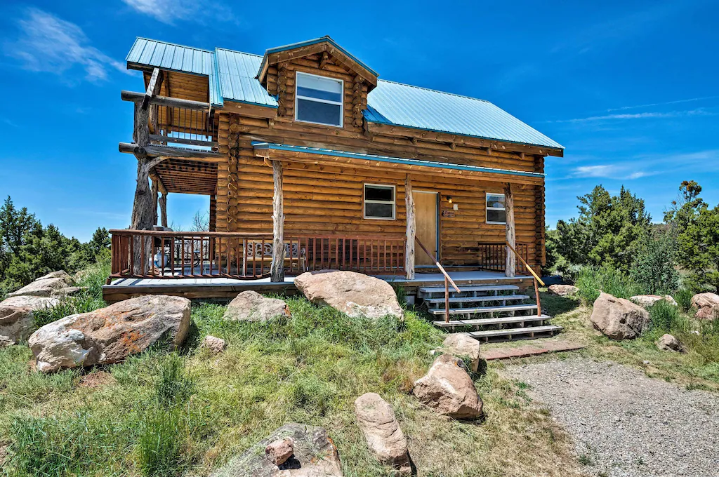 Pet-friendly Moab Cabin with Mountain Views