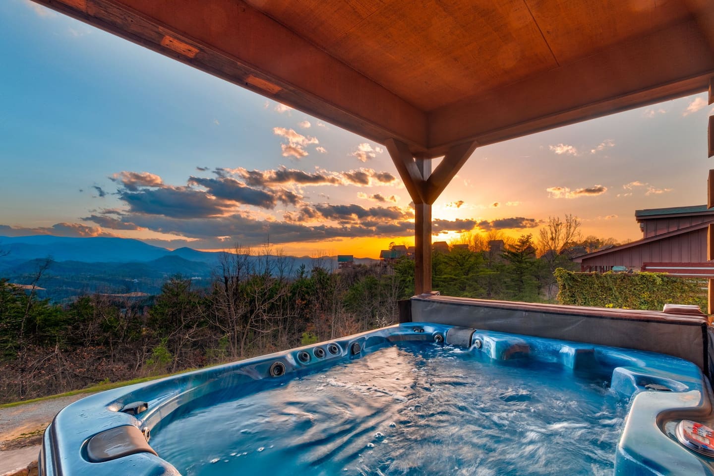 Romantic Cabin Rental in Tennessee with Hot Tub