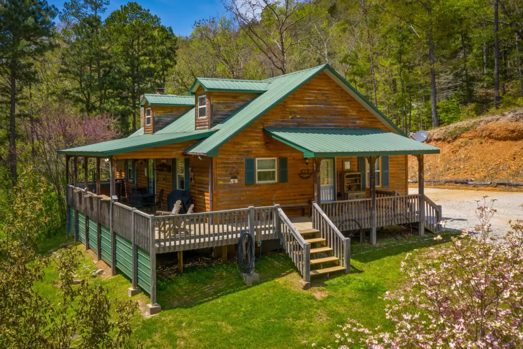 Secluded Ozark Mt Cabin with Hot tub