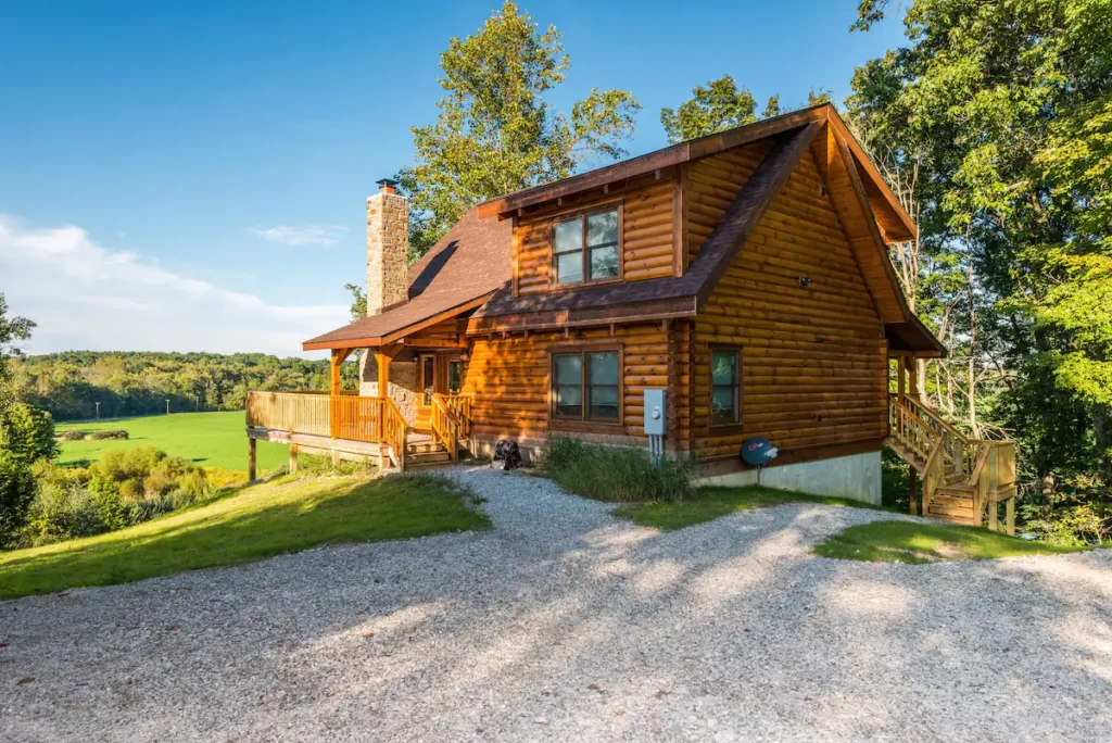 Romantic Hot Tub Cabin in Indiana