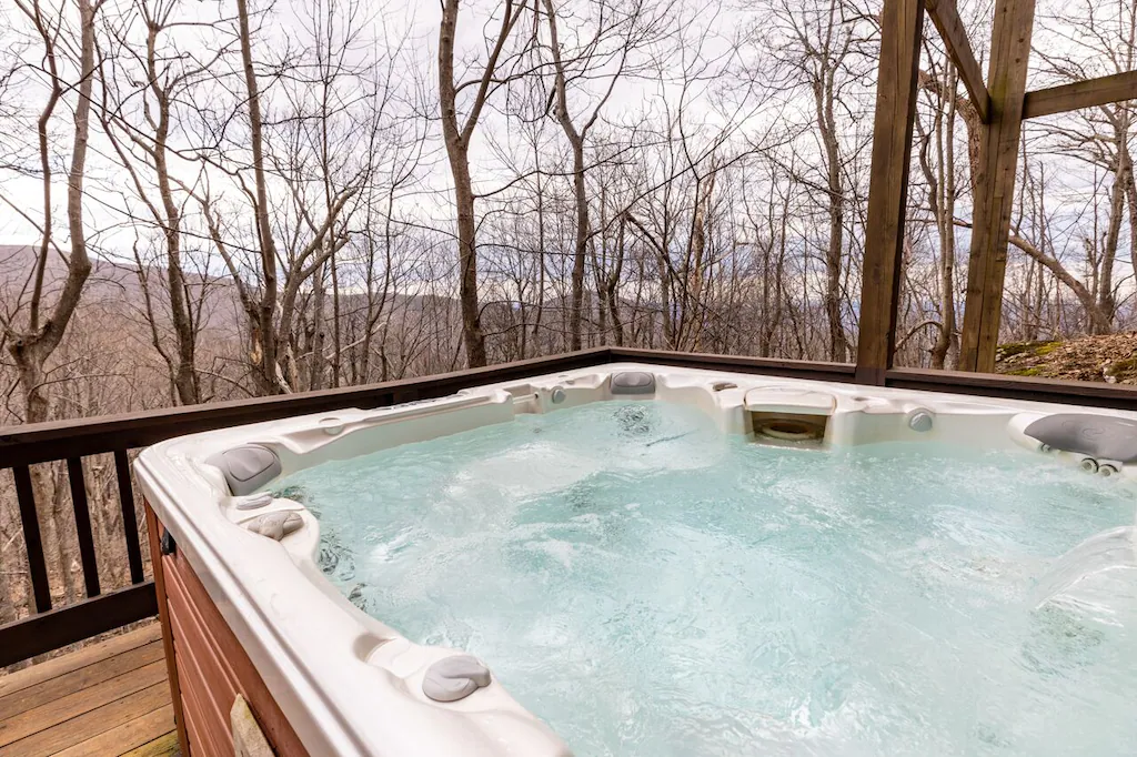 Romantic Virginia Ski Cabin with Hot Tub