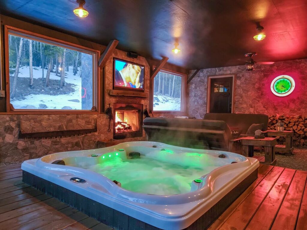 Luxury Colorado Cabin with Hot Tub