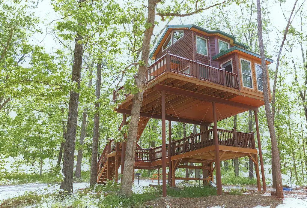 High Hope Luxury Treehouse Cabin Missouri