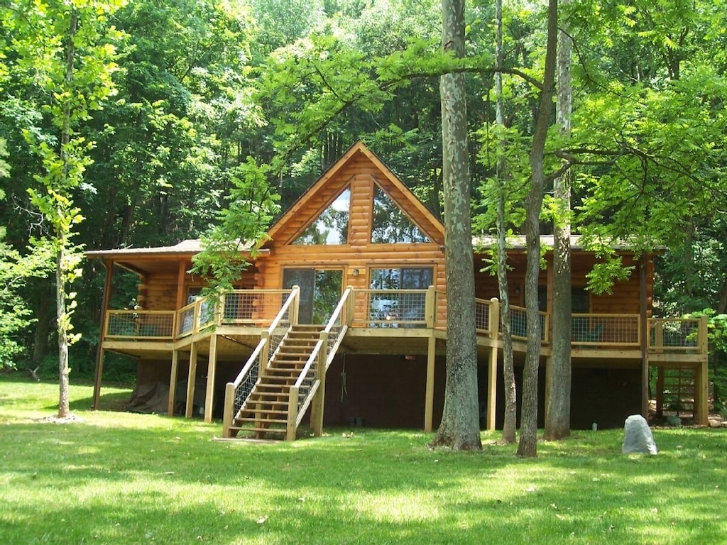 Bear's Lair Treehouse Cabin on New River