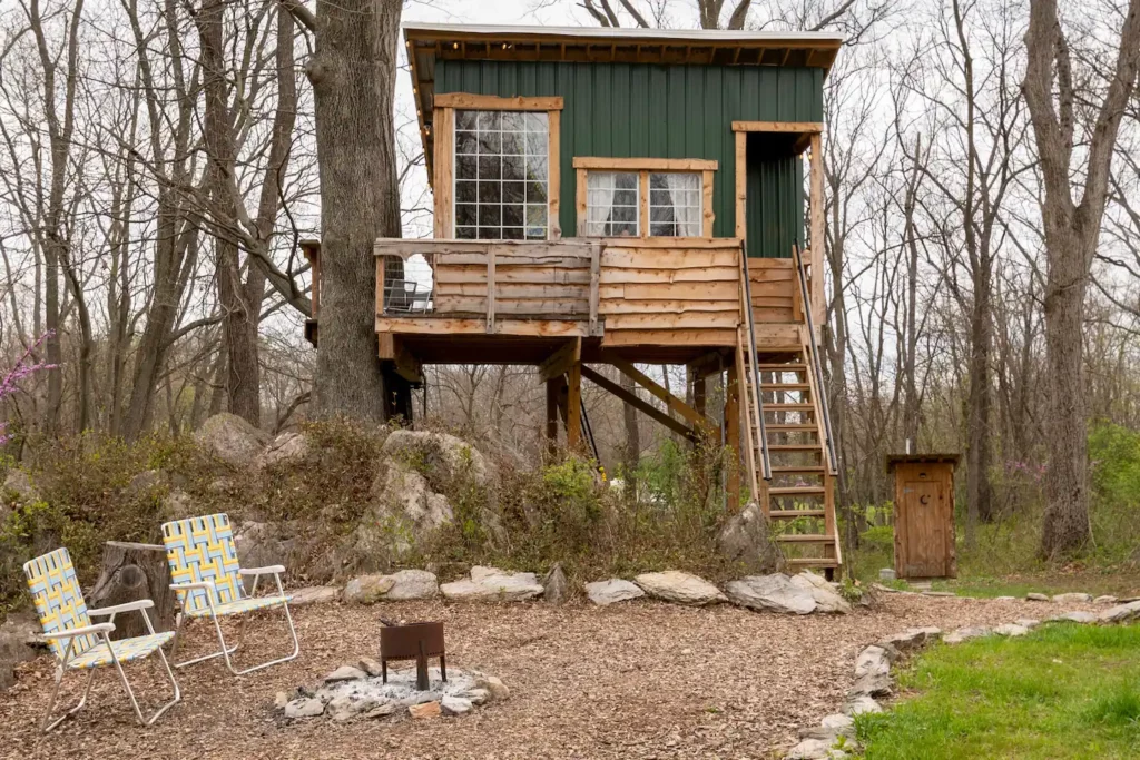 Cozy West Virginia Treehouse Rental