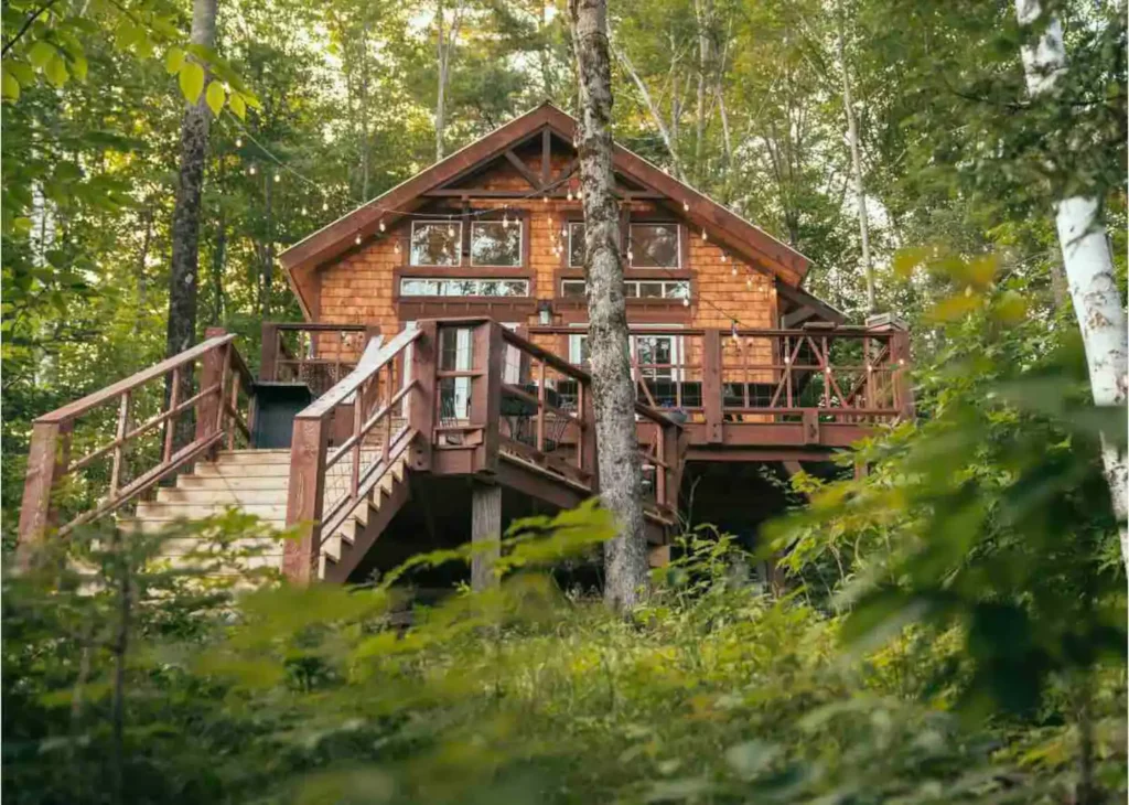 Epic Luxury Tree House in Vermont