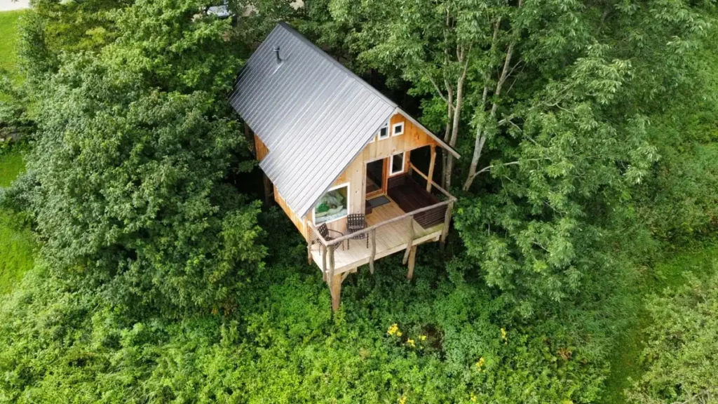Gorgeous Crafted Treehouse Rentals Vermont