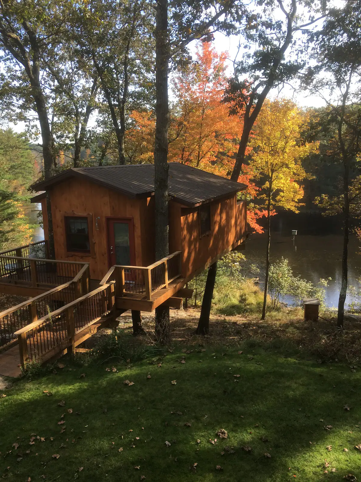 Serenity Now Treehouse in Michigan